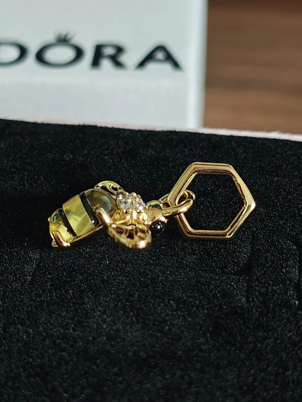 Authentic Pandora Gold Sparkling Bee Dangle Charm – 762672C01 14K Gold-Plated - Picture 10 of 13